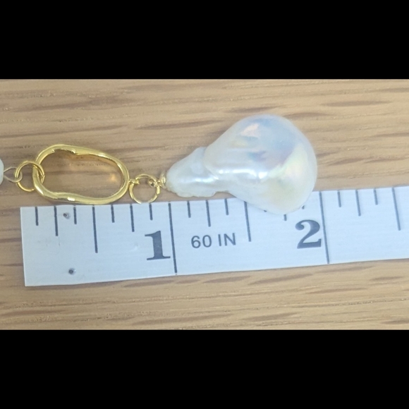 Genuine Baroque Pearl Drop Necklace Howlite Bead 18K Gold Plated Statement Piece - Picture 6 of 6